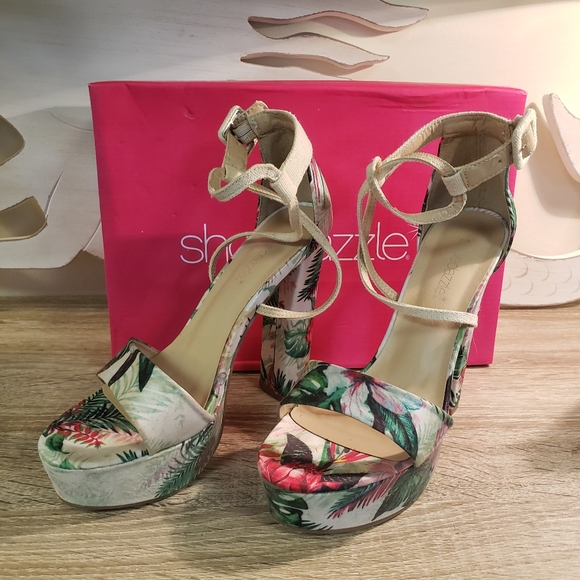 Ven Nissan dress heals Sandals size 7 - Picture 1 of 9